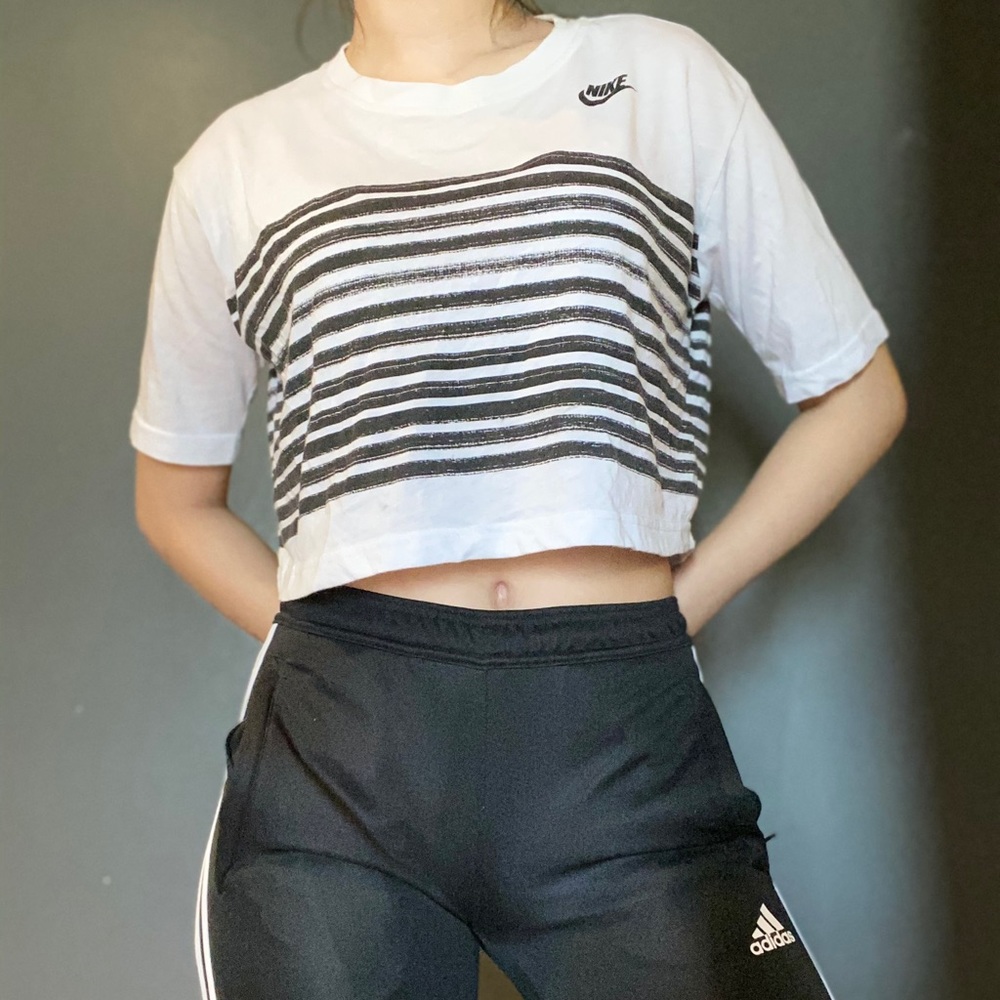 cropped tee